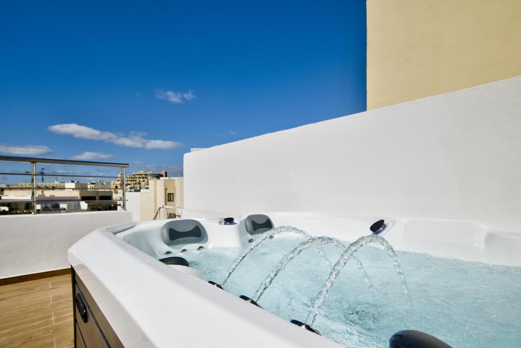 Sliema 2-Bedroom Central Apartments And Penthouse With Jacuzzi Exterior foto
